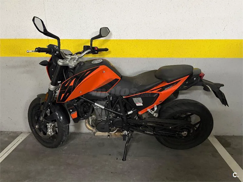 KTM 690 Duke – Vista 2