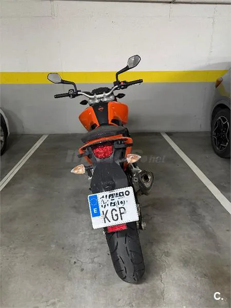 KTM 690 Duke – Vista 3