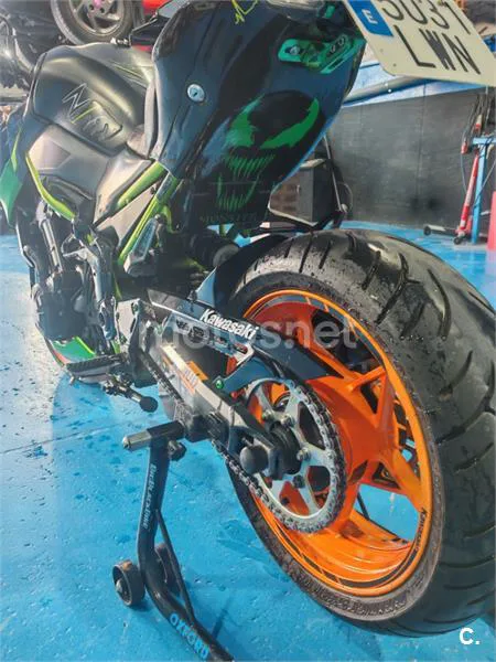 Kawasaki Z900 - Vista 11
