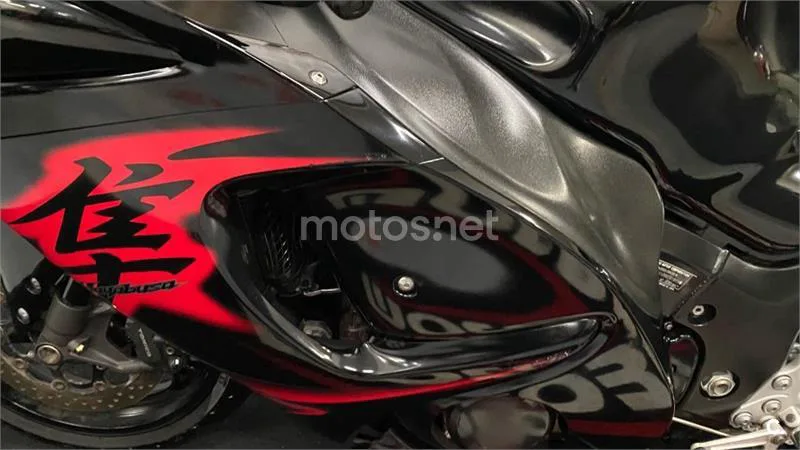 Suzuki Hayabusa – Vista 11