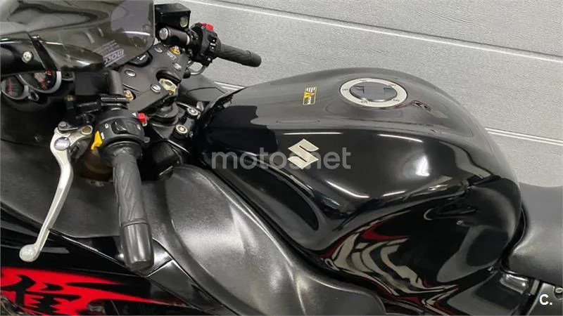 Suzuki Hayabusa – Vista 12