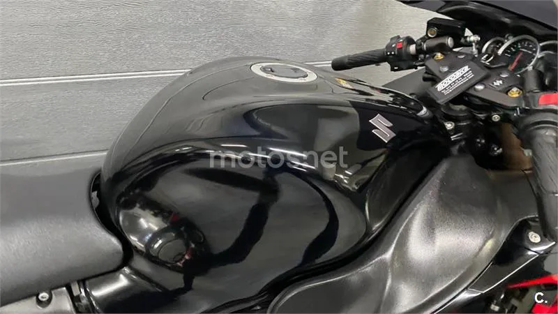 Suzuki Hayabusa – Vista 6