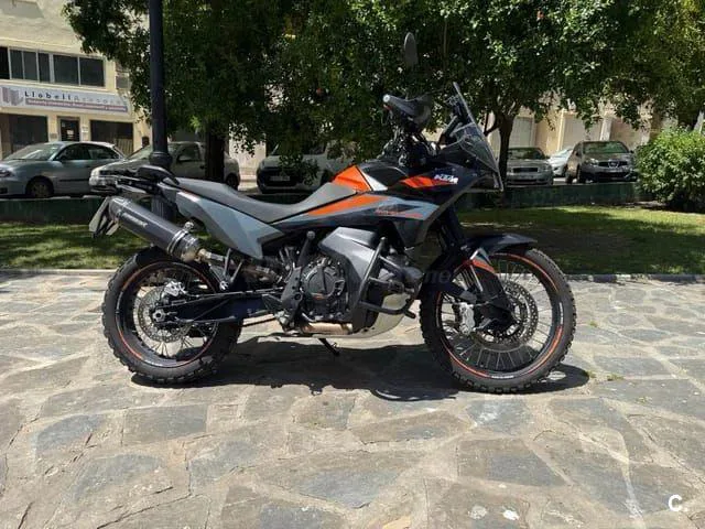 KTM 890 – Vista 2