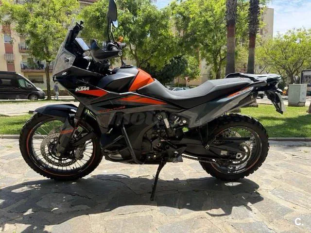 KTM 890 – Vista 3