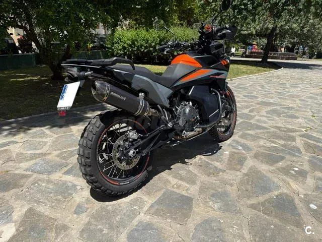 KTM 890 – Vista 6