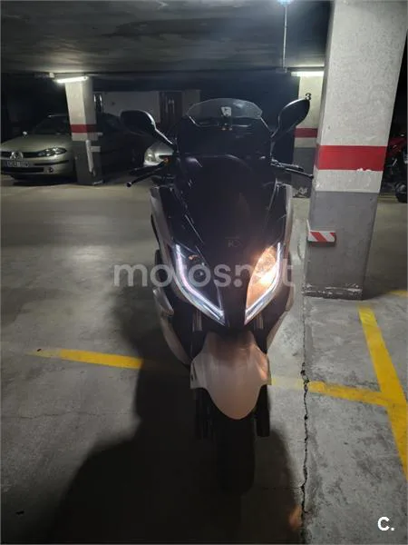 Kymco K-XCT 125i – Vista 2