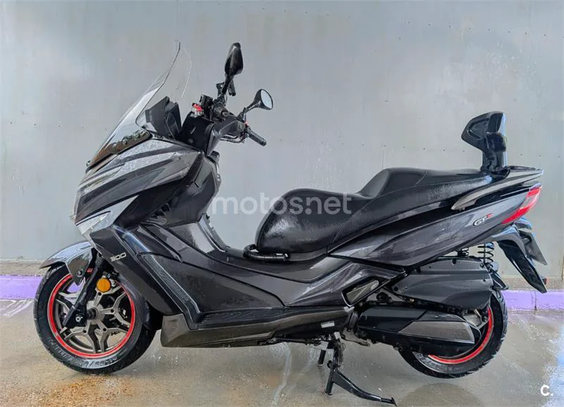 Kymco Grand Dink 300 – Vista 3