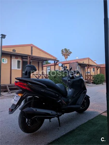 Kymco Grand Dink 300 – Vista 4