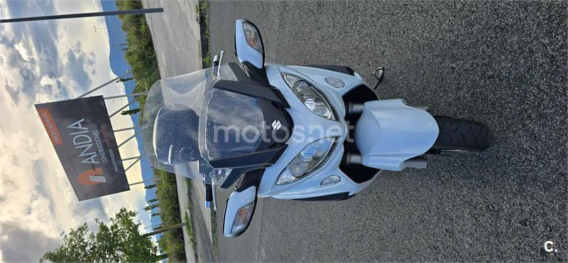 Suzuki Burgman 650 Executive – Vista 2