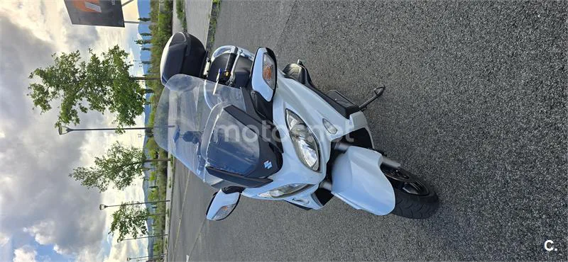 Suzuki Burgman 650 Executive – Vista 3
