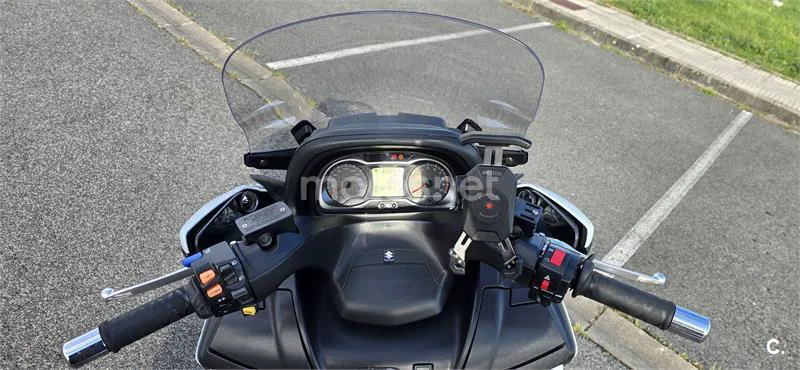 Suzuki Burgman 650 Executive – Vista 10