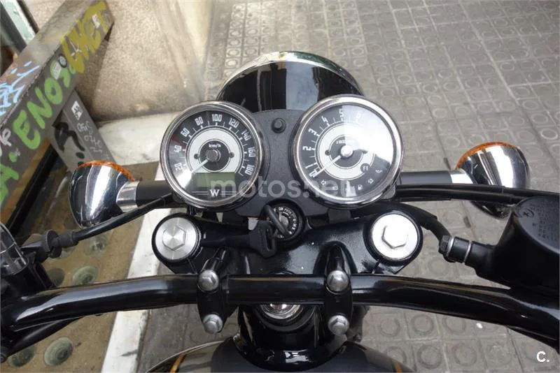 Kawasaki W800 – Vista 11