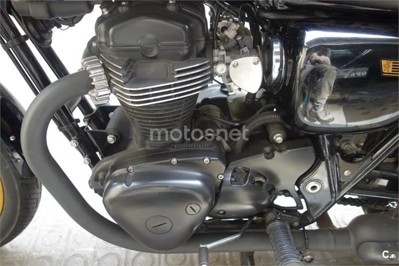 Kawasaki W800 – Vista 15