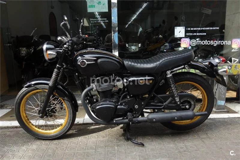 Kawasaki W800 – Vista 16