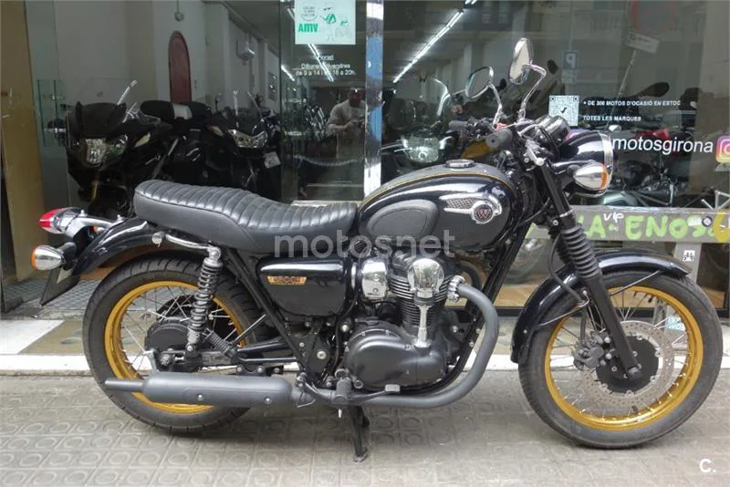 Kawasaki W800 – Vista 3