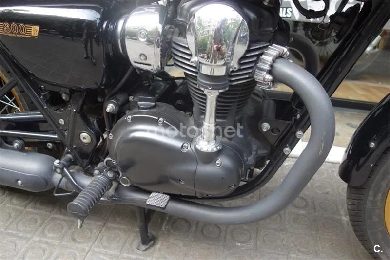 Kawasaki W800 – Vista 4