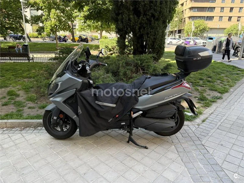 Kymco Super Dink 350i – Vista 4