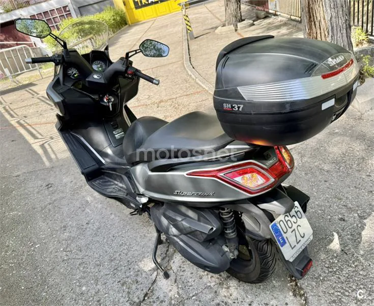 Kymco Super Dink 350 – Vista 5