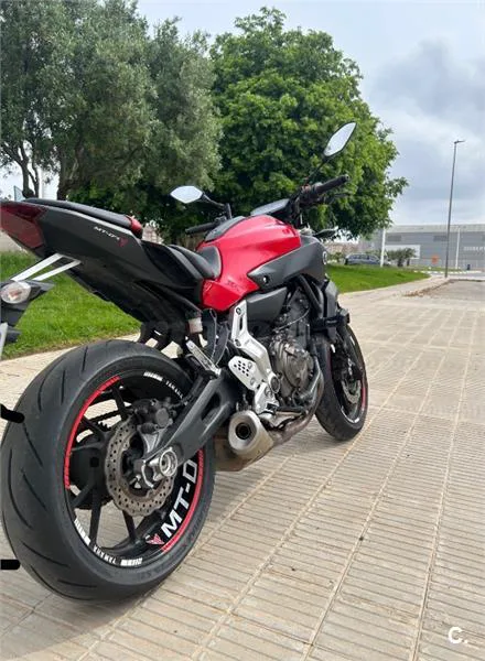 Yamaha MT-09 – Vista 7