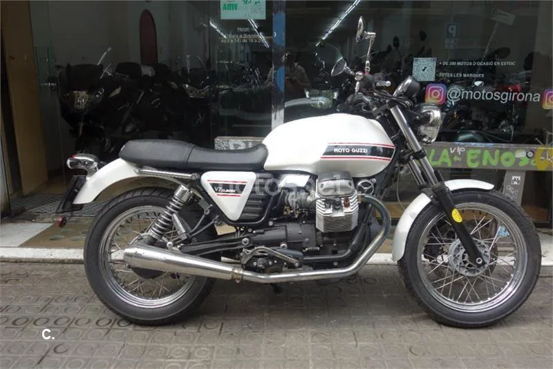 Moto Guzzi V7 Classic – Vista 3