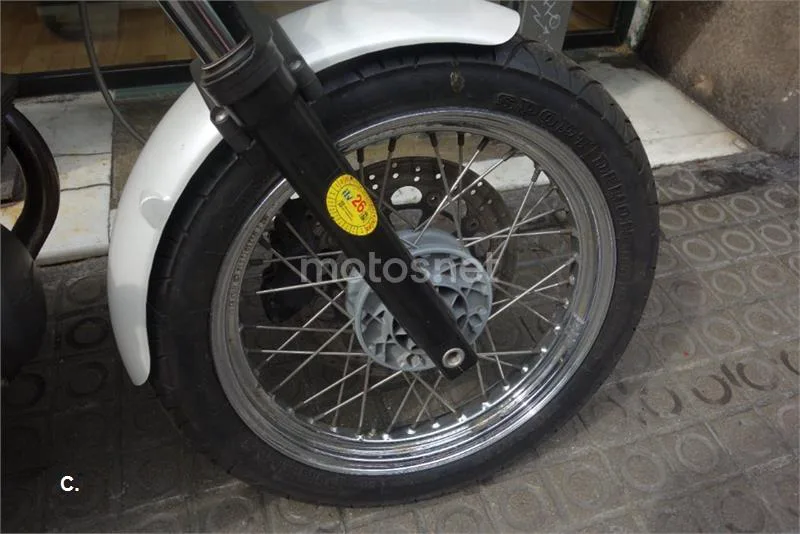 Moto Guzzi V7 Classic – Vista 7
