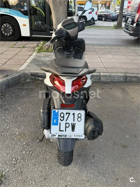 Piaggio Medley – Vista 3
