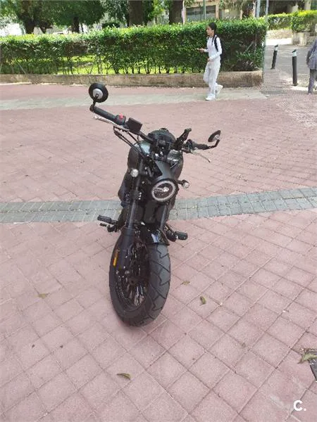 Keeway V 302 C – Vista 2