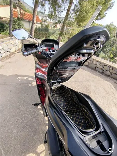Honda PCX 125 – Vista 4