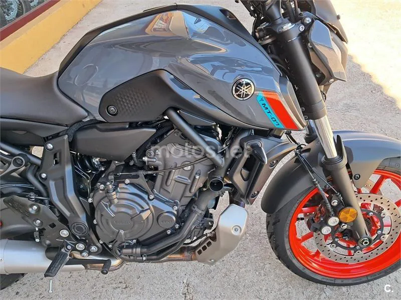 Yamaha MT-07 – Vista 7