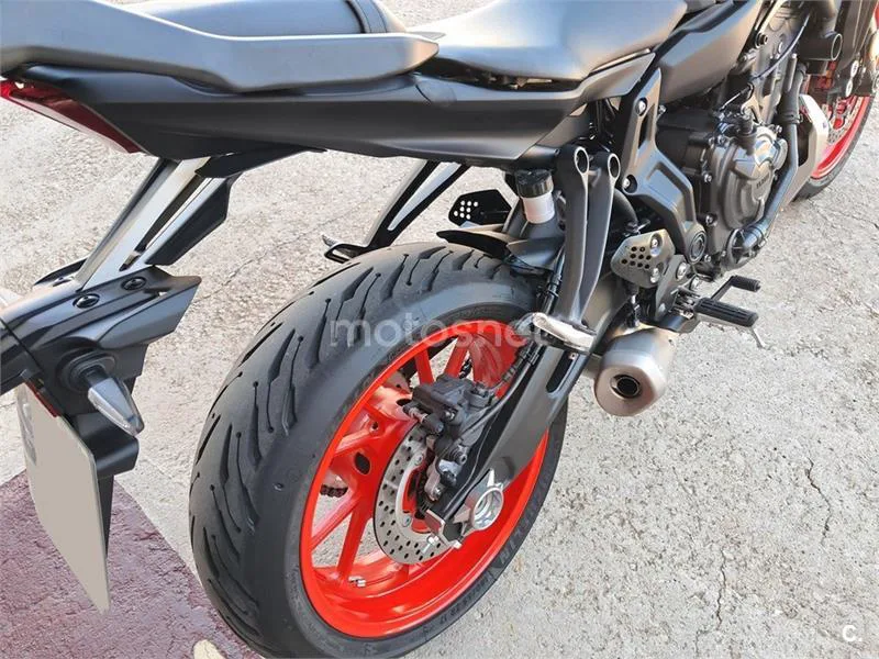 Yamaha MT-07 – Vista 8