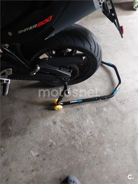 Aprilia Shiver 900 - Vista 5