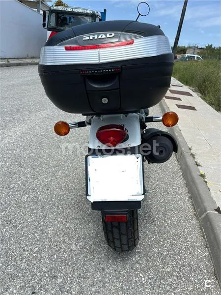 Suzuki VanVan 125 – Vista 3
