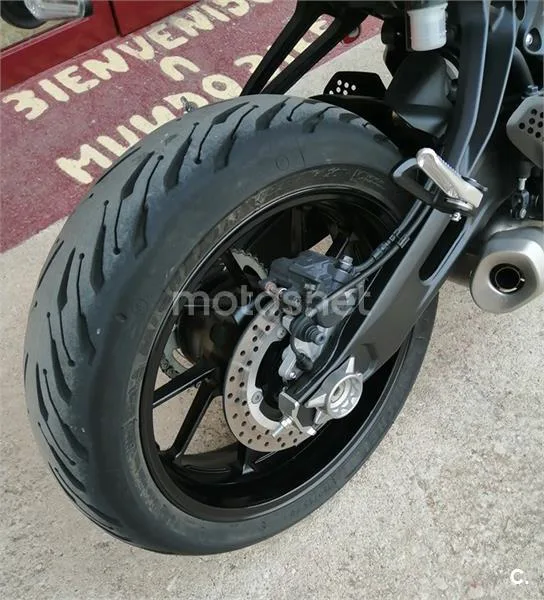 Yamaha MT-07 – Vista 13