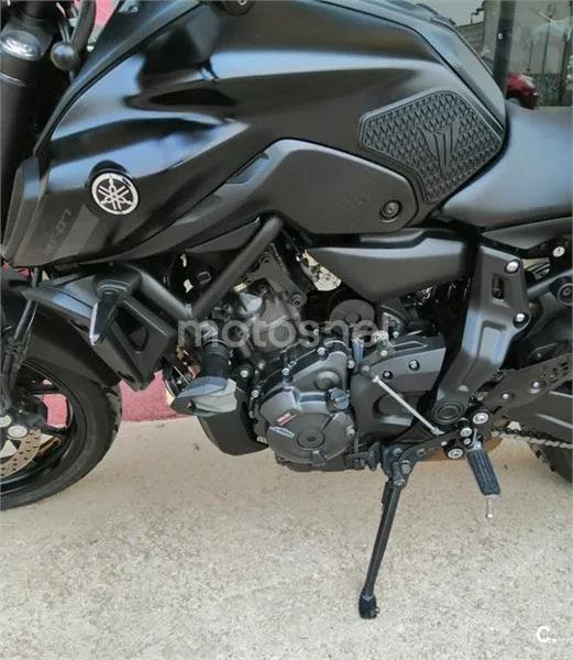 Yamaha MT-07 – Vista 8