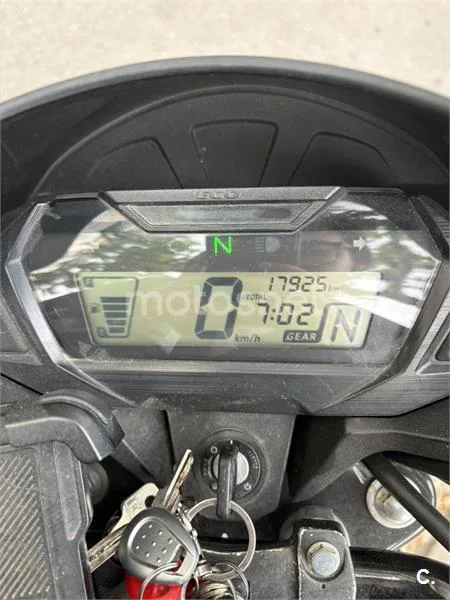 Honda CB 125 – Vista 5