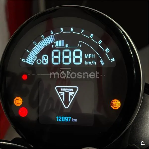 Triumph Trident 660 – Vista 14