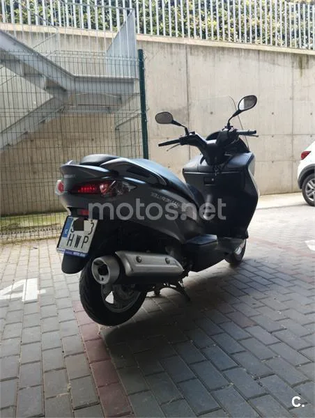 Suzuki Burgman 200 – Vista 3