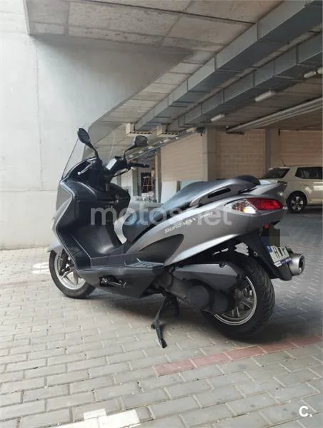 Suzuki Burgman 200 – Vista 4