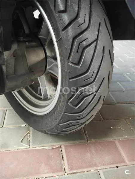 Suzuki Burgman 200 – Vista 5
