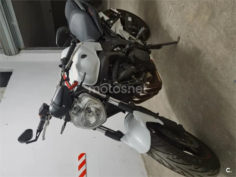 Yamaha FZ6 N S2 – Vista 4