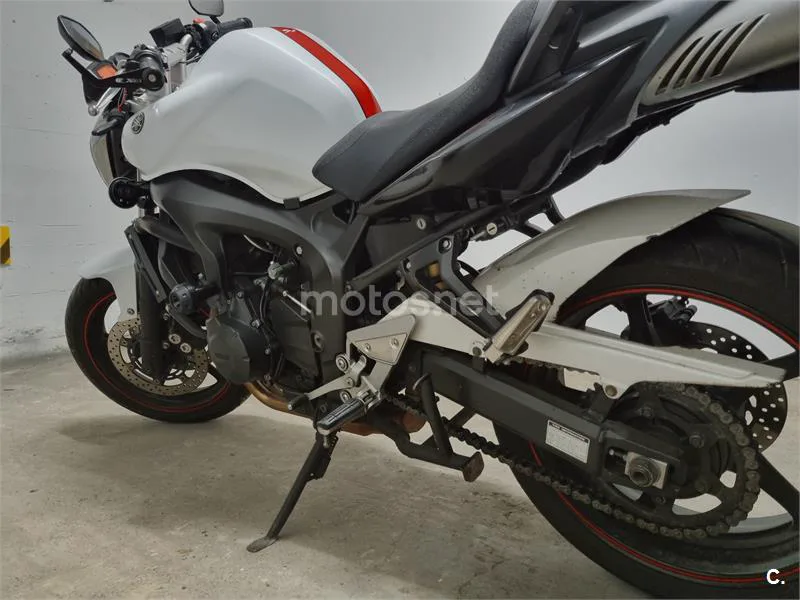 Yamaha FZ6 N S2 – Vista 7