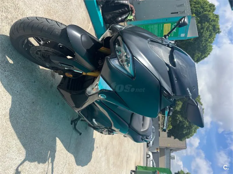 Yamaha TMAX – Vista 2