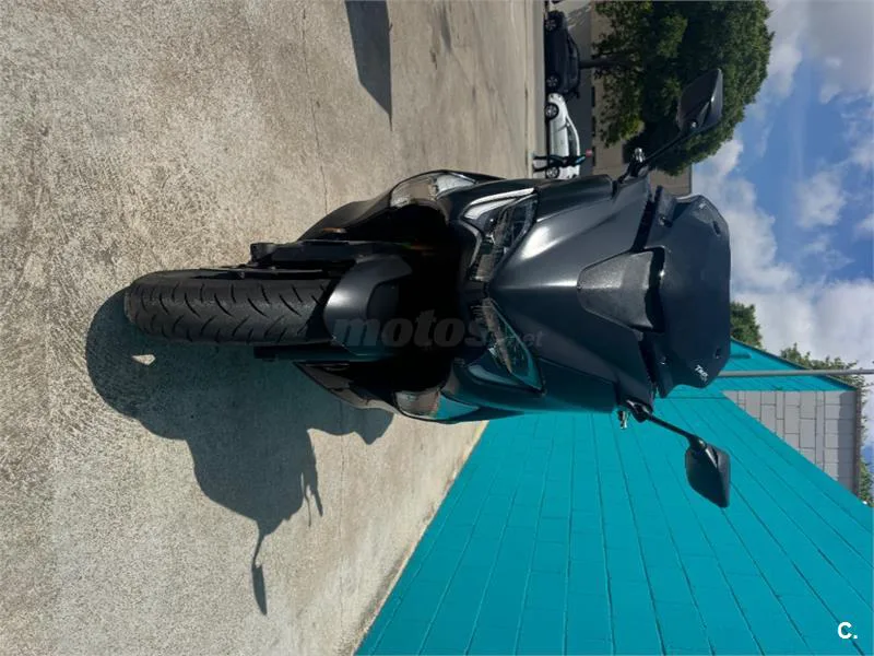 Yamaha TMAX – Vista 6
