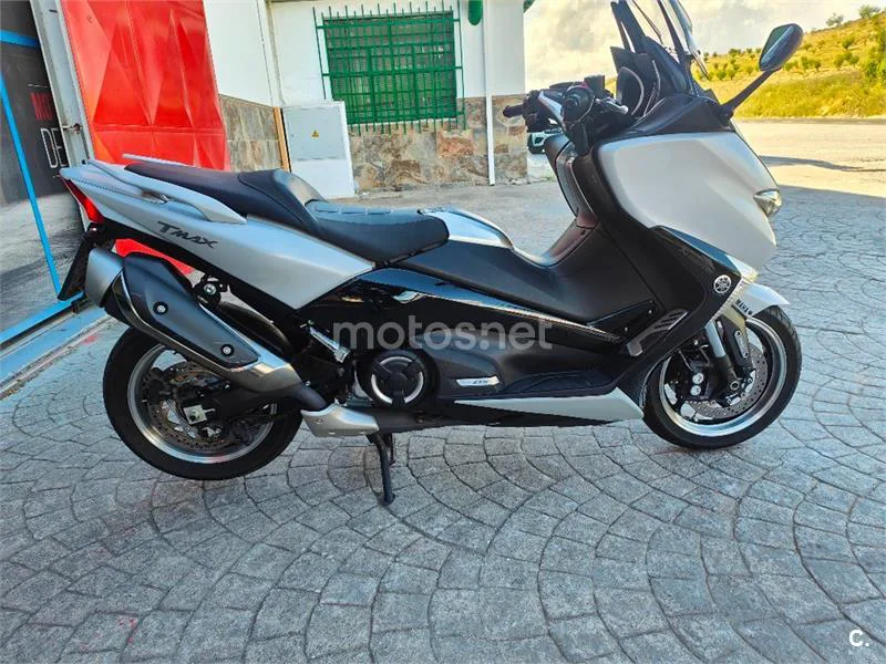 Yamaha TMAX – Vista 20