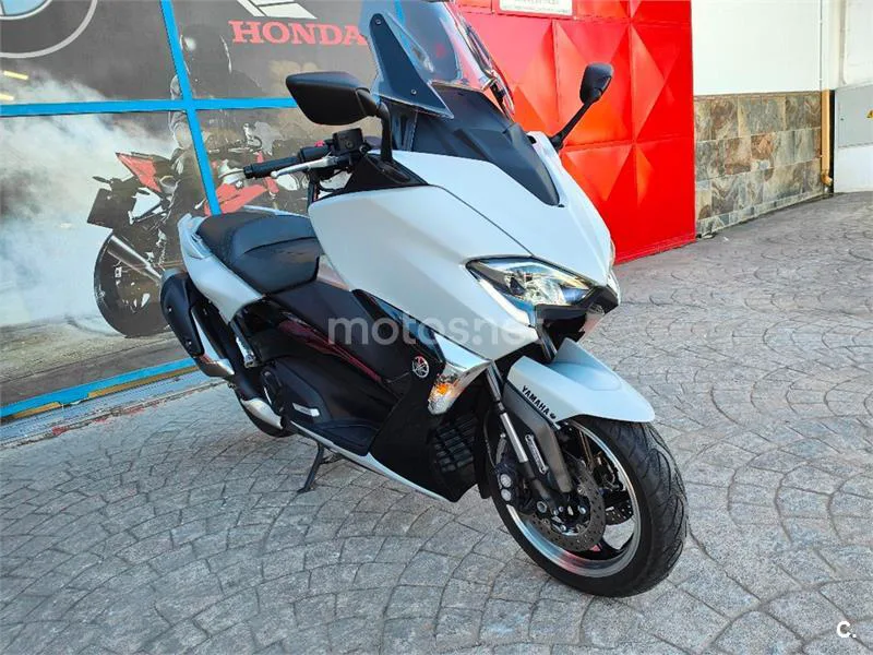 Yamaha TMAX – Vista 21