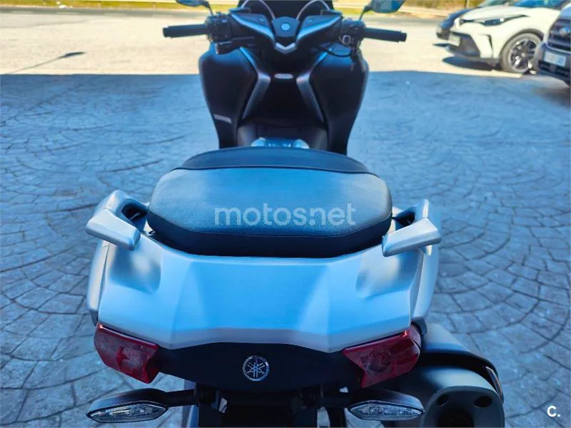 Yamaha TMAX – Vista 7