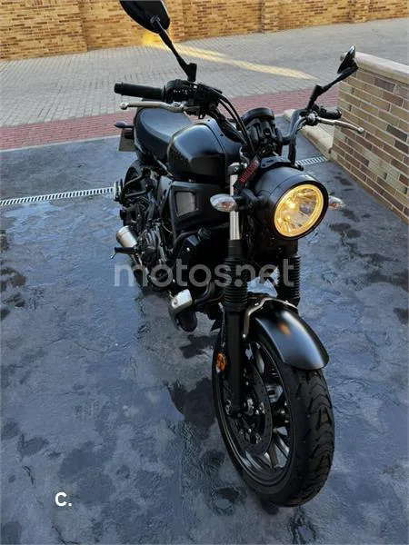 Yamaha XSR 700 – Vista 2