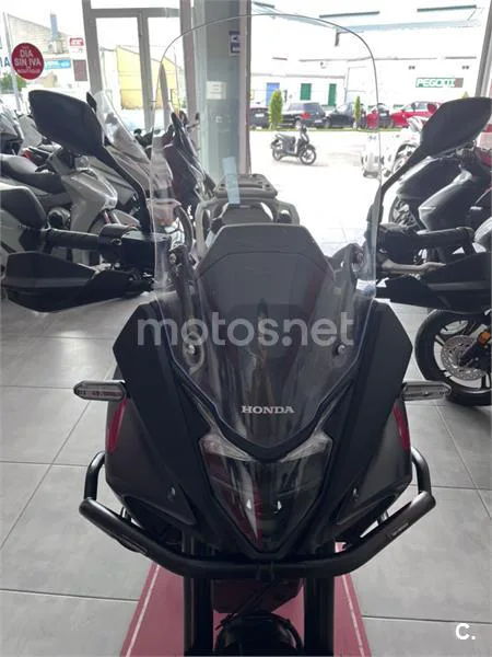 Honda XL 750 Transalp – Vista 9