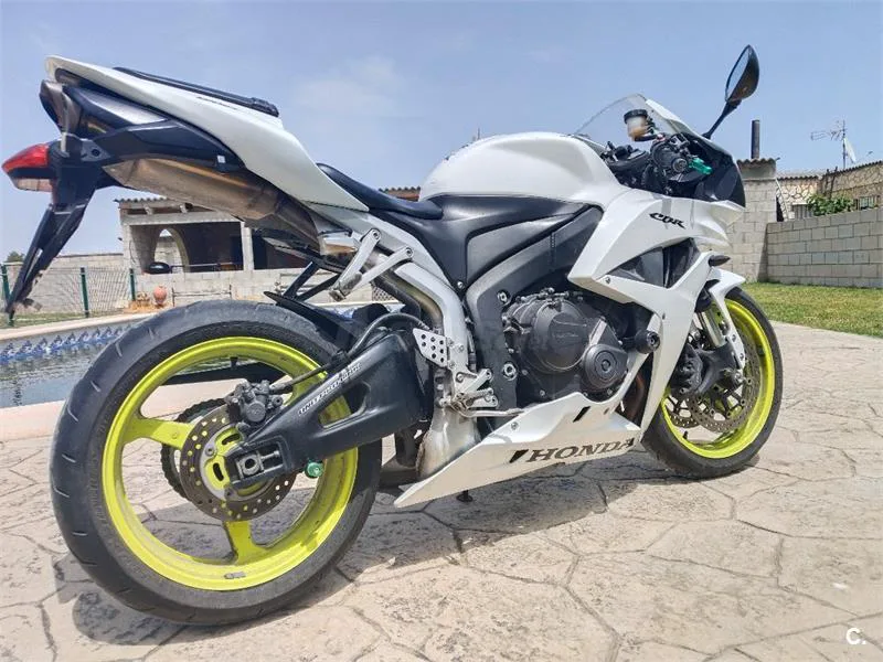 Honda CBR600RR - Vista 3