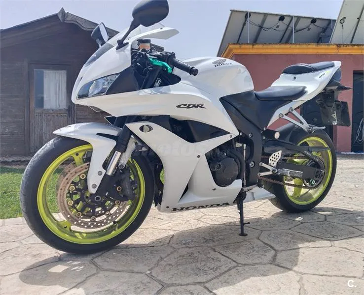 Honda CBR600RR - Vista 4